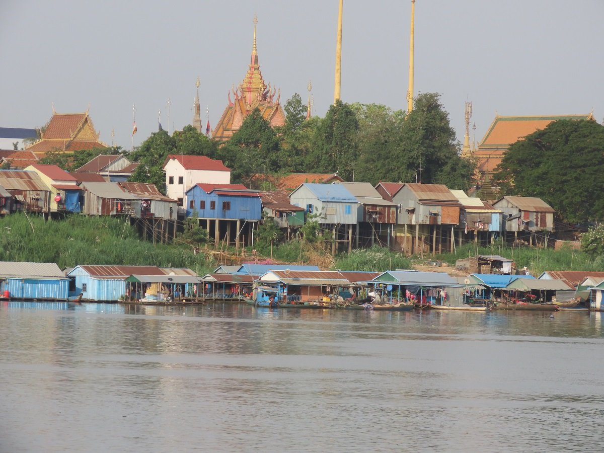 Phnom Penh Oudong Cycling Tour: Explore Old Capital & Floating Villages
